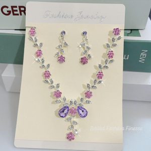 Simple And Classic Decorative Necklace Set