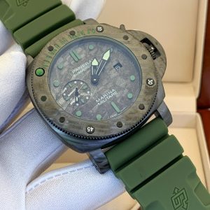 PANERAI Submersible PAM00979 – Military-Grade. Deep-Dive Ready