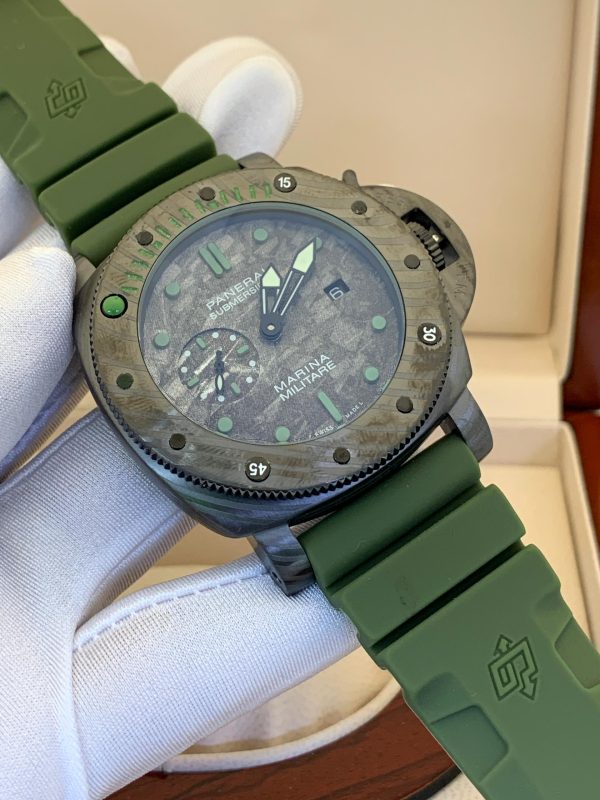 PANERAI Submersible PAM00979 – Military-Grade. Deep-Dive Ready